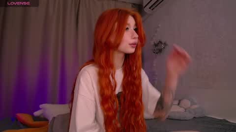 Snapshot of evaa_moonn_ chatting on February 13, 4:11 am Eva online show from February 13, 4:11 am