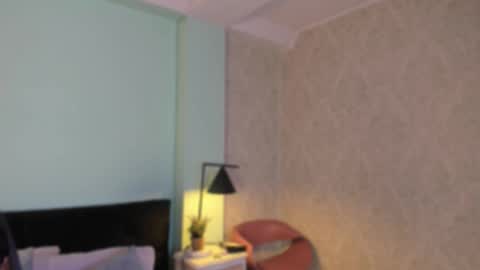 julieth online show from October 27, 1:00 pm