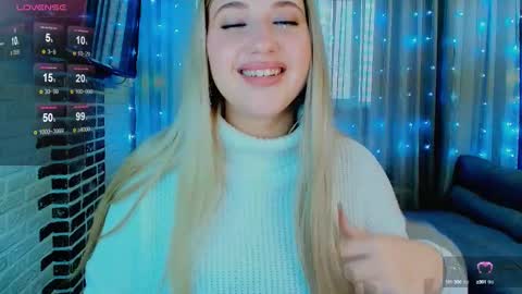 Snapshot of evacadooo chatting on October 4, 7:28 am Eva online show from October 4, 7:28 am
