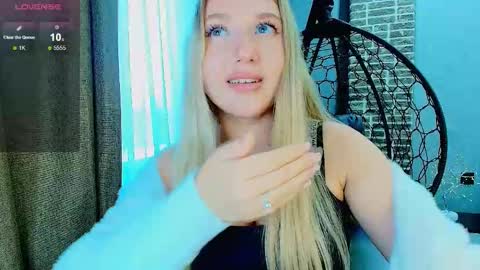 Snapshot of evacadooo chatting on September 25, 3:24 am Eva online show from September 25, 3:24 am