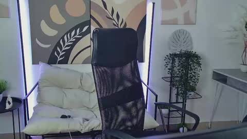 Eva online show from March 1, 6:01 pm