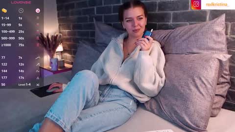 Snapshot of evamerlo chatting on October 10, 9:37 am Kristina online show from October 10, 9:37 am