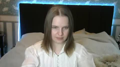 evamoon7 online show from May 12, 2:59 pm
