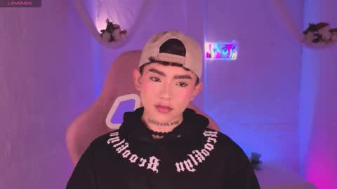 Evan online show from November 10, 11:35 am