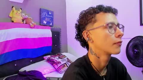 evan_smitt1 online show from September 24, 4:41 am