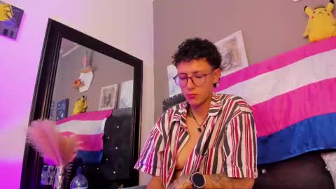 evan_smitt1 online show from September 26, 5:04 am