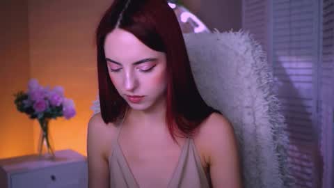 Eva  online show from September 30, 1:43 pm