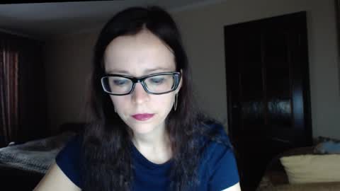Snapshot of evangeline06 chatting on October 13, 8:49 am YourMistress online show from October 13, 8:49 am