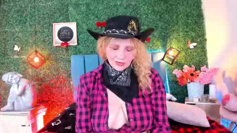  Evangelyne  online show from February 27, 8:45 pm