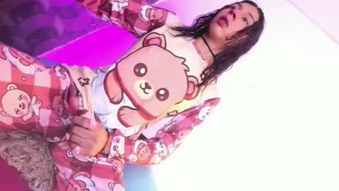 evanllelyne online show from March 26, 2:00 pm