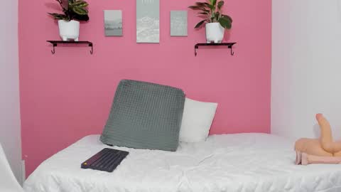 evapalmer_1 online show from September 25, 12:45 pm