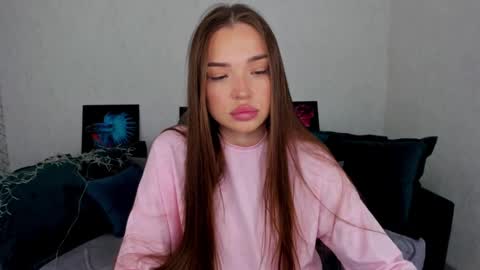 E V A  online show from February 28, 5:15 am