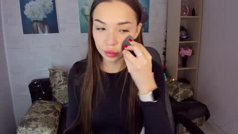 E V A  online show from January 21, 7:26 am