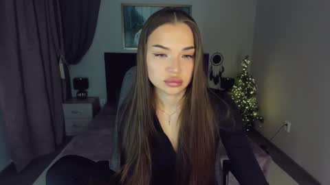 E V A  online show from January 20, 6:42 am