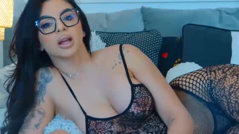 evareyss online show from February 9, 6:33 am