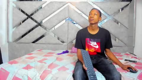Snapshot of evaxemma chatting on February 7, 12:50 pm Eva And Emmanuel online show from February 7, 12:50 pm