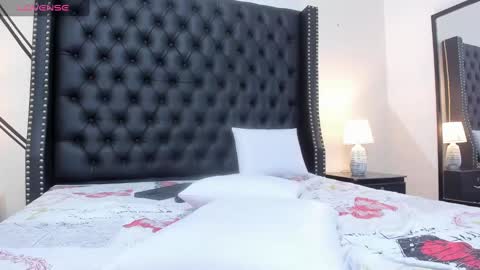 Snapshot of evelin_diaz_ chatting on October 2, 1:10 pm Evelin online show from October 2, 1:10 pm