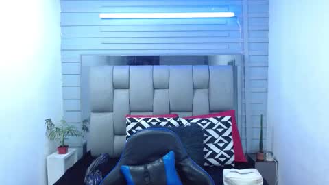 evelin zaens online show from March 19, 5:13 am