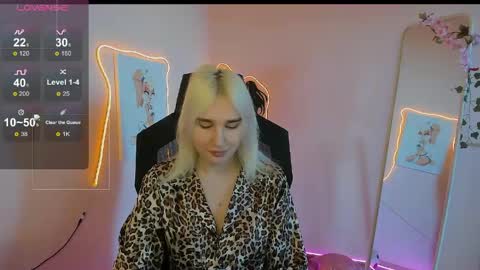 Evelina online show from April 28, 1:58 am