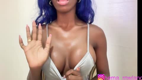 Snapshot of evelyn_jhonson3 chatting on December 22, 3:11 pm E V E L Y N online show from December 22, 3:11 pm
