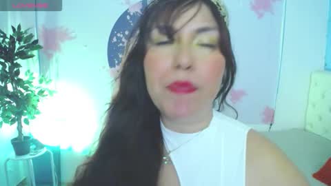Snapshot of evelyn_mature19 chatting on October 12, 7:38 pm Juliana online show from October 12, 7:38 pm