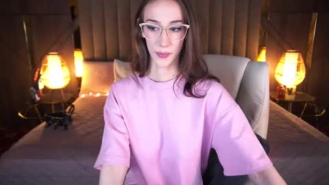 Snapshot of evelyn_rush1 chatting on February 22, 3:01 am evelyn rush1 online show from February 22, 3:01 am