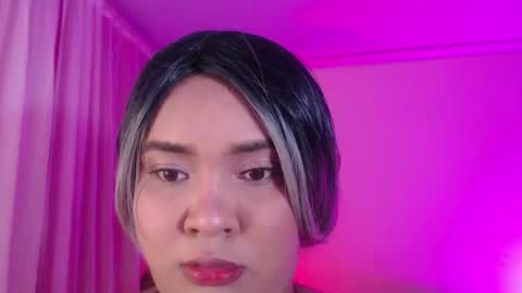 Evelyn Sandoval online show from February 2, 2:20 am