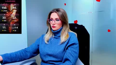 Snapshot of evelyne_rose chatting on February 14, 6:12 am evelyne_rose online show from February 14, 6:12 am