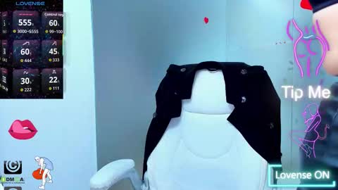 evelyne_rose online show from December 3, 6:14 am