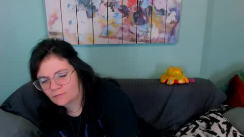 Everly online show from April 24, 7:38 pm