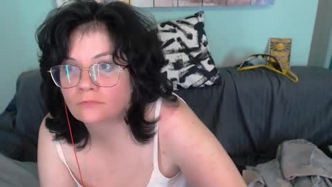 Everly online show from September 22, 7:51 pm