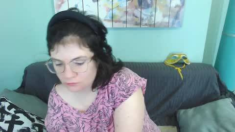 Everly online show from February 6, 12:04 pm