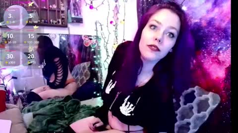 Evie online show from February 9, 8:10 am