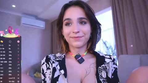 Snapshot of evervessi chatting on September 20, 7:44 am Anita online show from September 20, 7:44 am