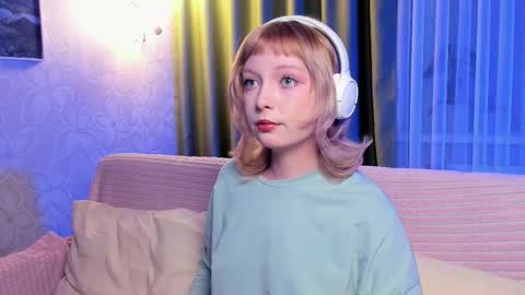 Snapshot of eves_eyes chatting on October 21, 11:26 am Forget me not eve on CB online show from October 21, 11:26 am