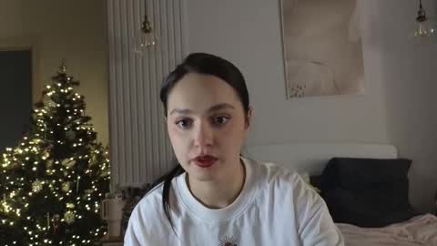 evi_woow online show from January 6, 8:13 pm