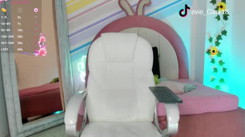 Snapshot of evie_clark_ chatting on February 26, 4:16 pm My name is Evie nice to meet you really get to know me better private is open online show from February 26, 4:16 pm