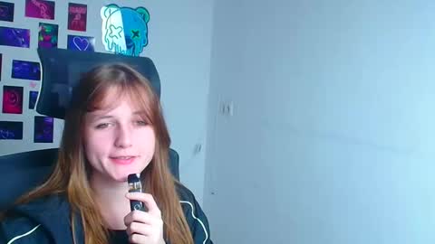 Evie online show from December 17, 6:36 pm