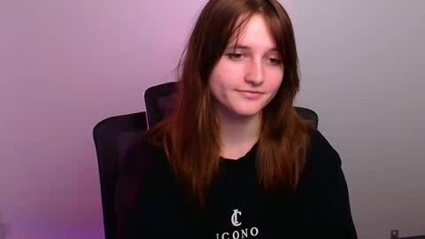 Evie online show from November 6, 1:58 pm