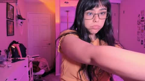 Evie Luna online show from May 2, 3:45 am