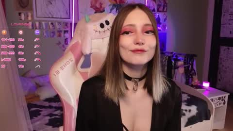 Evie online show from March 23, 10:37 pm