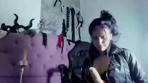 Mistress Sammy online show from September 11, 10:11 pm