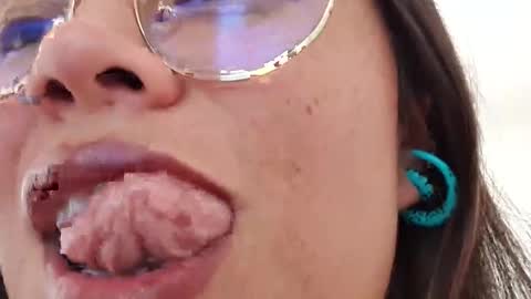 Evoleth online show from May 15, 3:41 pm