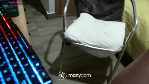 Snapshot of evy_conor chatting on February 14, 9:24 am Evy conor online show from February 14, 9:24 am