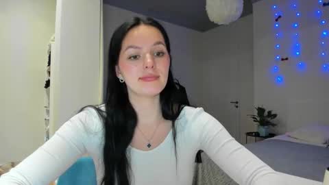 ewelynscott online show from February 12, 4:43 pm