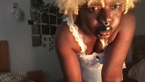 excho online show from April 10, 9:52 pm