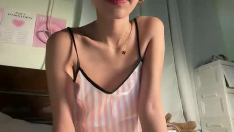 Snapshot of exoo_exoo_07 chatting on October 29, 3:41 am Angela online show from October 29, 3:41 am