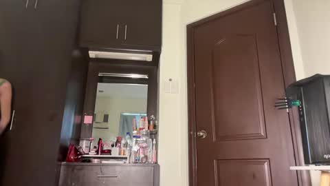 Snapshot of exoo_exoo_07 chatting on March 4, 6:15 am Angela online show from March 4, 6:15 am