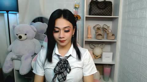 exotictssavie online show from February 25, 8:21 pm