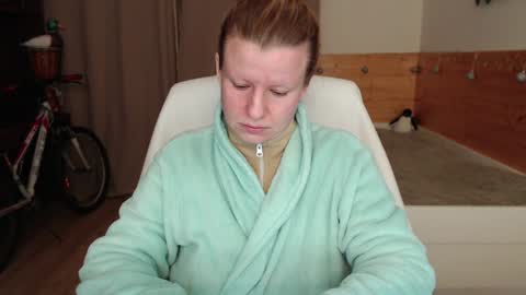 Crystal online show from December 5, 9:44 pm